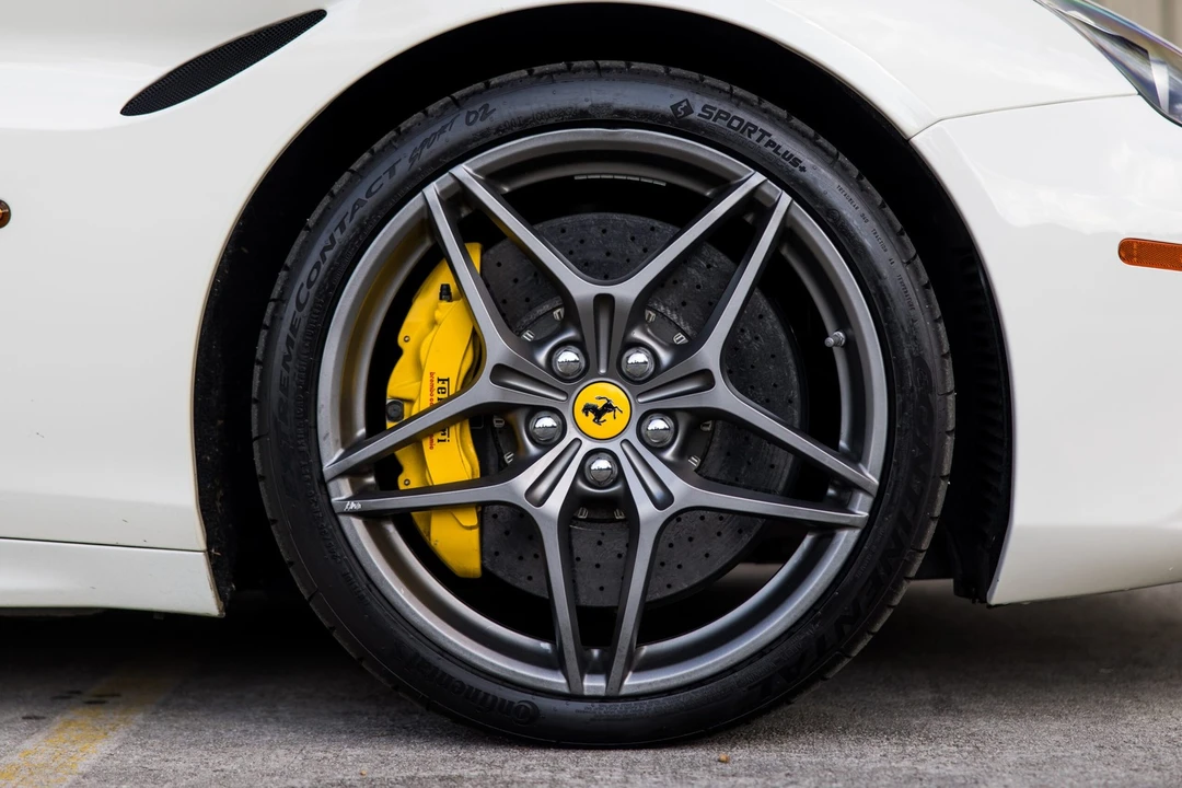 2018 Ferrari California T - Image 13 of 21