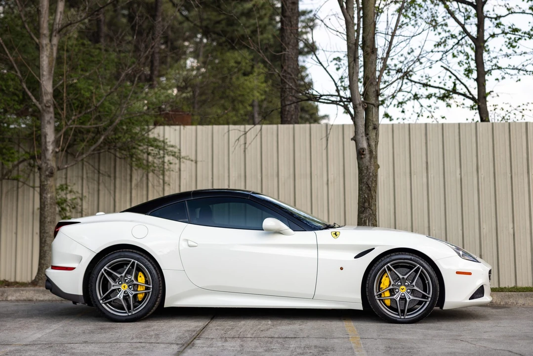 2018 Ferrari California T - Image 6 of 21