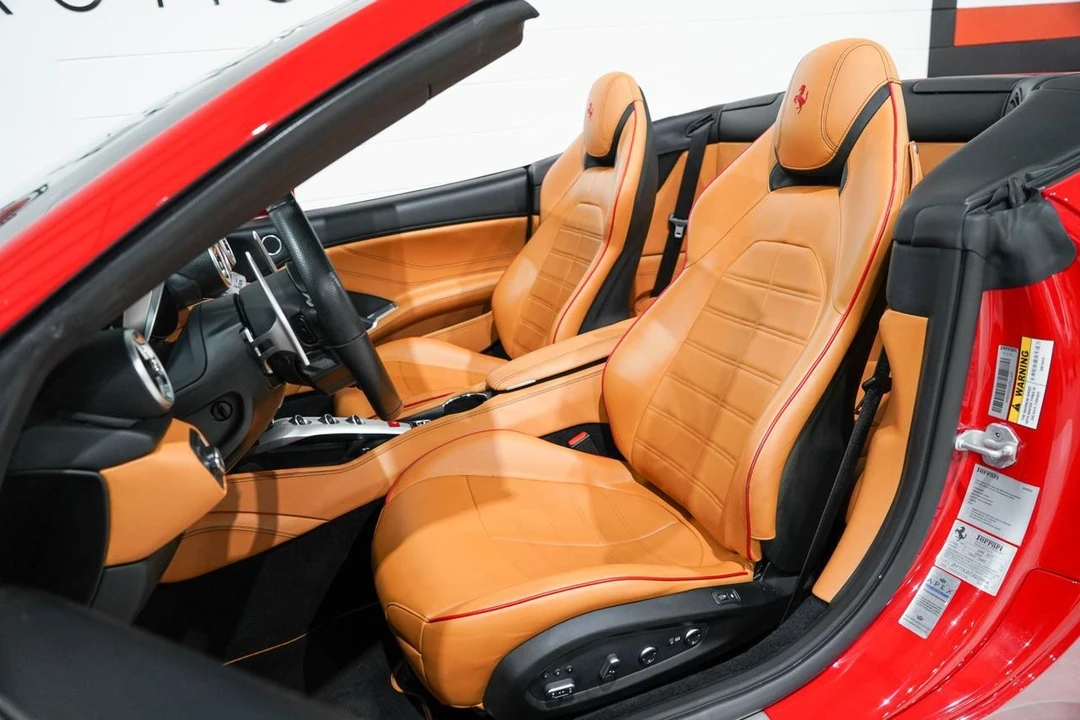 2018 Ferrari California T - Image 10 of 21