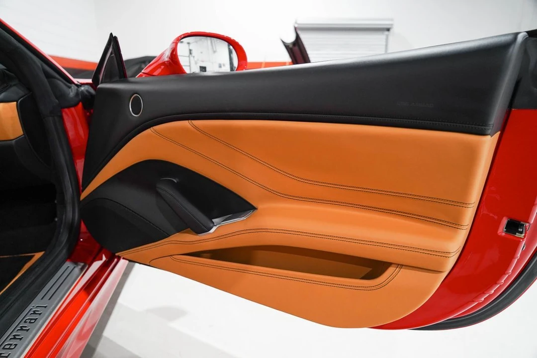 2018 Ferrari California T - Image 20 of 21