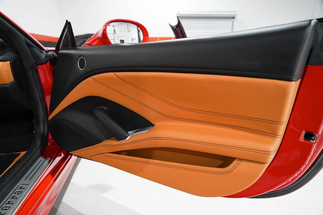 2018 Ferrari California T - Image 20 of 21