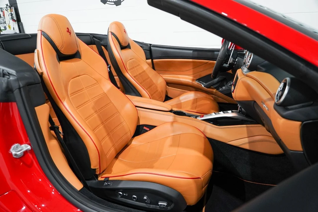 2018 Ferrari California T - Image 17 of 21