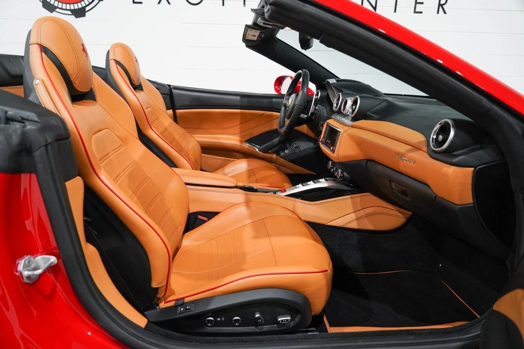 2018 Ferrari California T - Image 16 of 21