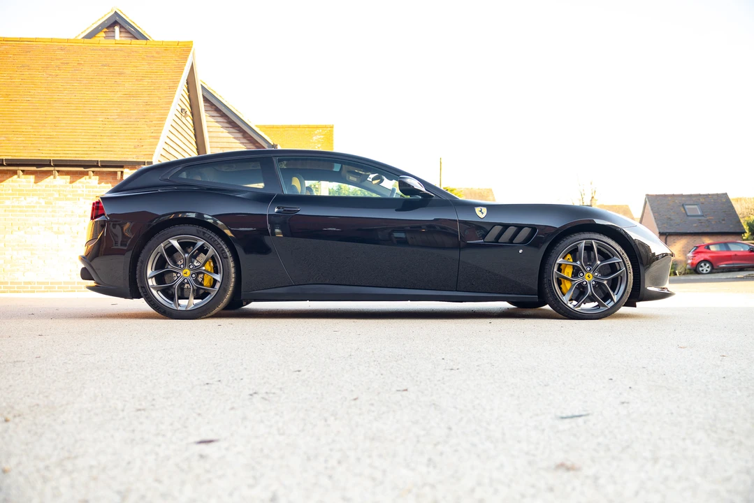 2018 Ferrari GTC4Lusso T - Image 5 of 31