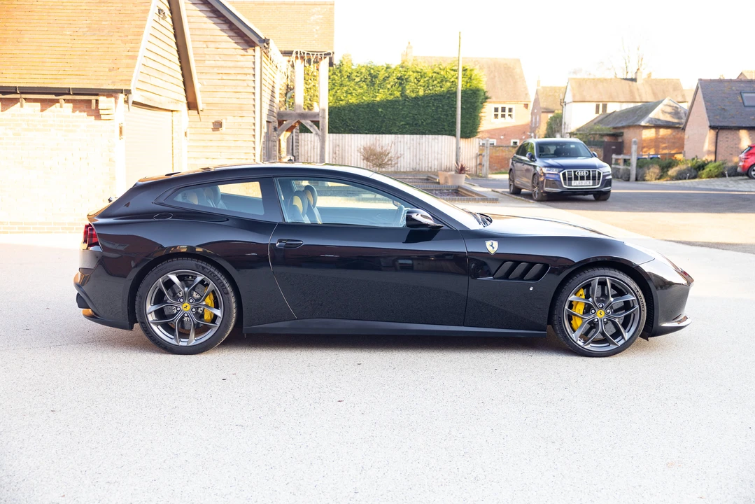2018 Ferrari GTC4Lusso T - Image 13 of 31