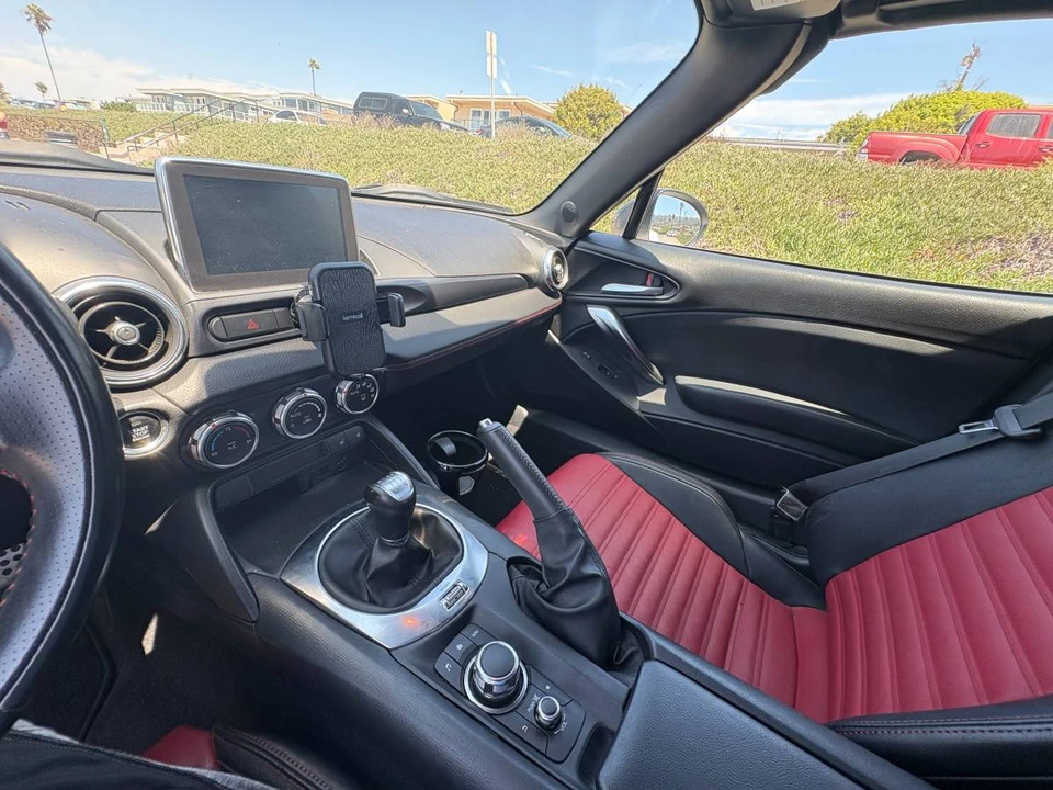 2018 Fiat 124 Spider - Image 13 of 24
