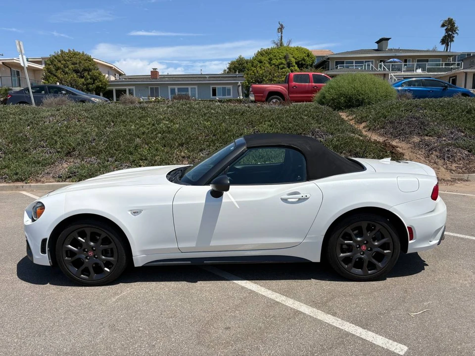 2018 Fiat 124 Spider - Image 15 of 24