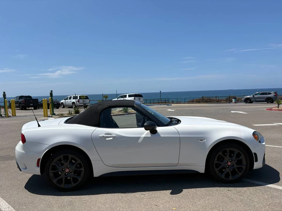 2018 Fiat 124 Spider - Image 6 of 24