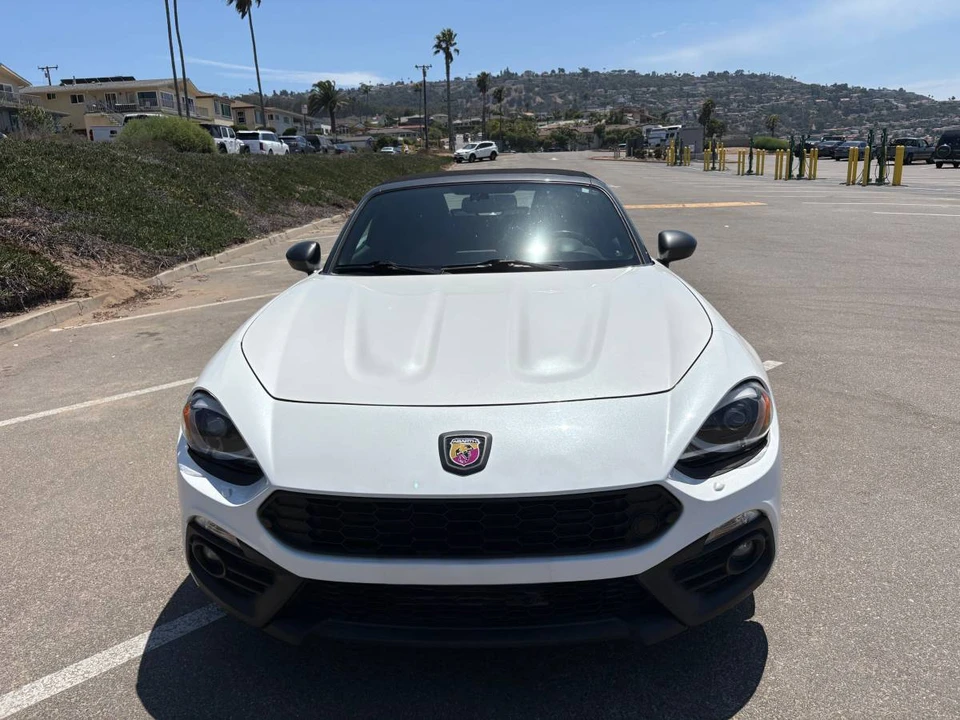 2018 Fiat 124 Spider - Image 9 of 24
