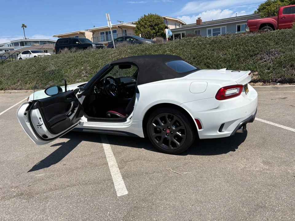 2018 Fiat 124 Spider - Image 2 of 24