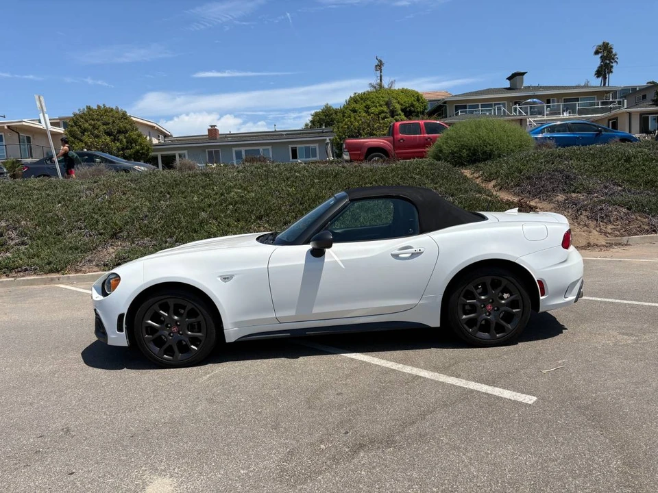 2018 Fiat 124 Spider - Image 8 of 24