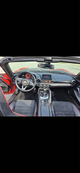 2018 Fiat 124 Spider - Image 4 of 5