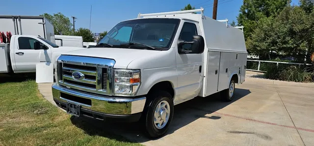 2018 Ford E350 Cutaway Van Utility