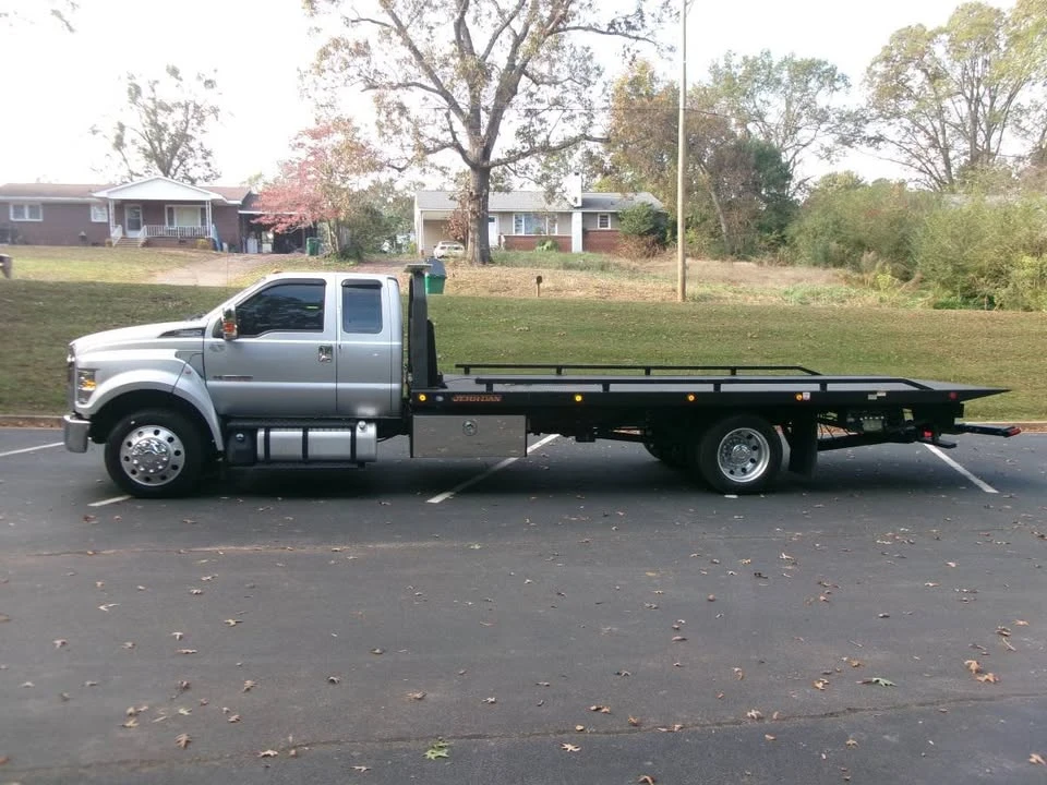 2018 Freightliner - Image 2 of 4