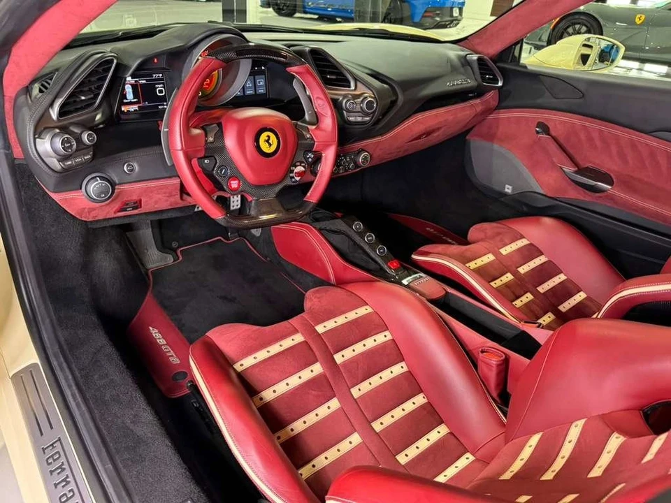 2018 Ferrari 488 - Image 9 of 12