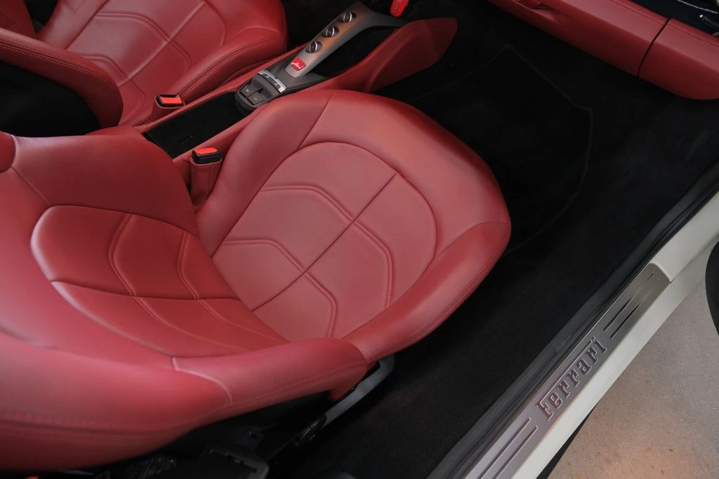 2018 Ferrari 488 GTB - Image 15 of 31