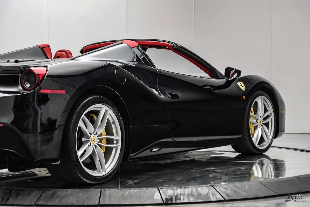 2018 Ferrari 488 GTB - Image 26 of 31