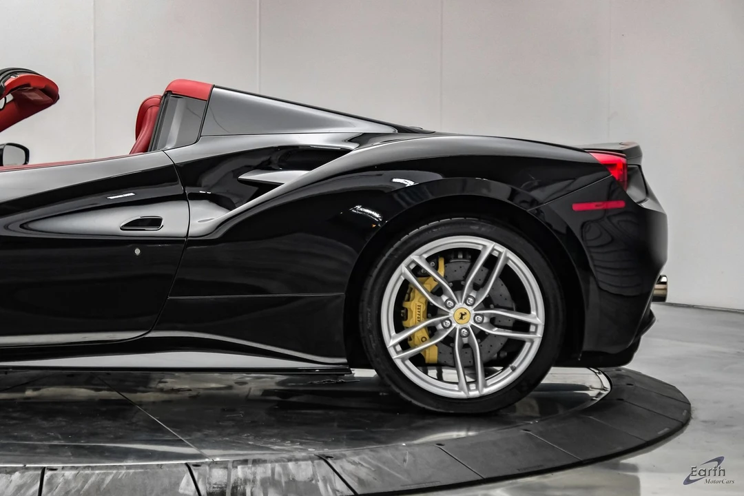 2018 Ferrari 488 GTB - Image 12 of 31