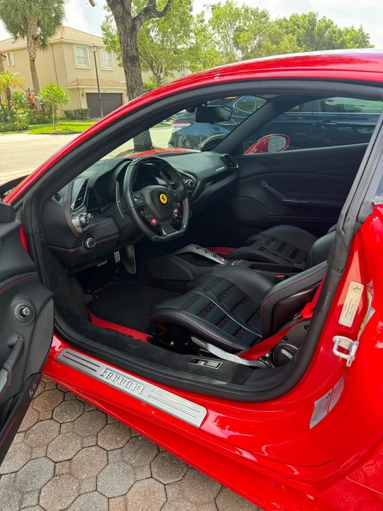 2018 Ferrari 488 GTB - Image 7 of 9