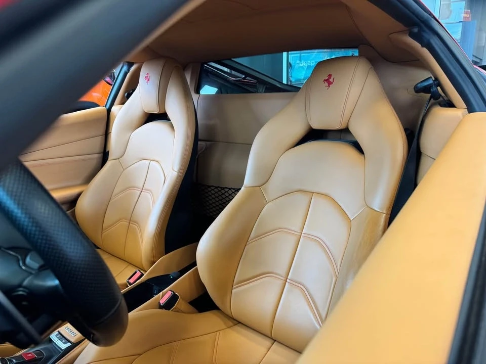 2018 Ferrari 488 GTB - Image 8 of 11