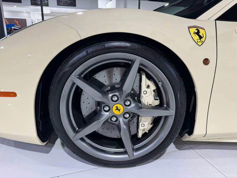 2018 Ferrari 488 GTB - Image 14 of 17