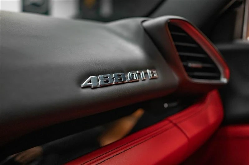 2018 Ferrari 488 GTB - Image 17 of 20