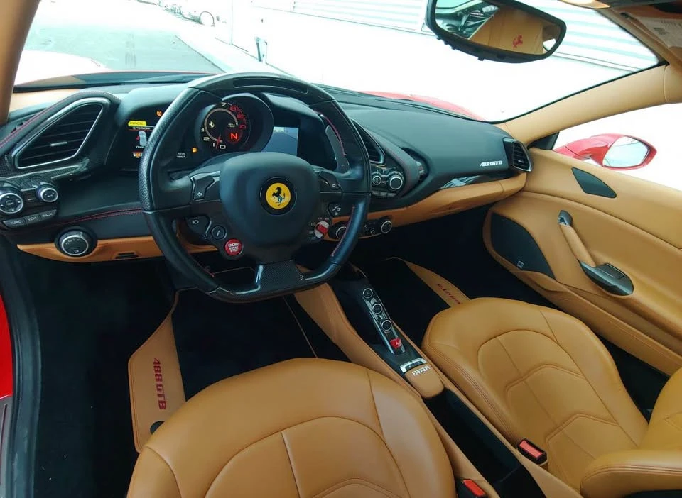 2018 Ferrari 488 GTB - Image 9 of 11
