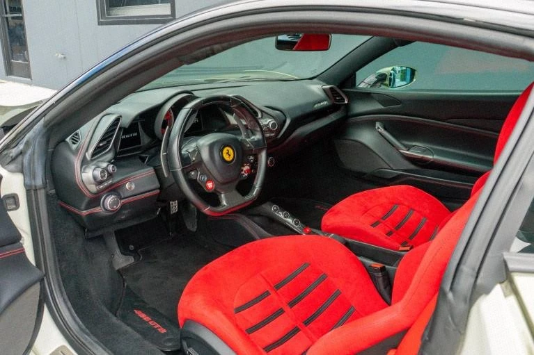 2018 Ferrari 488 GTB - Image 9 of 20