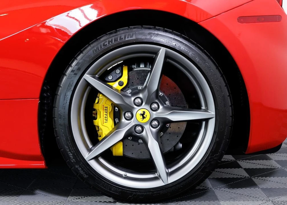2018 Ferrari 488 GTB - Image 6 of 6