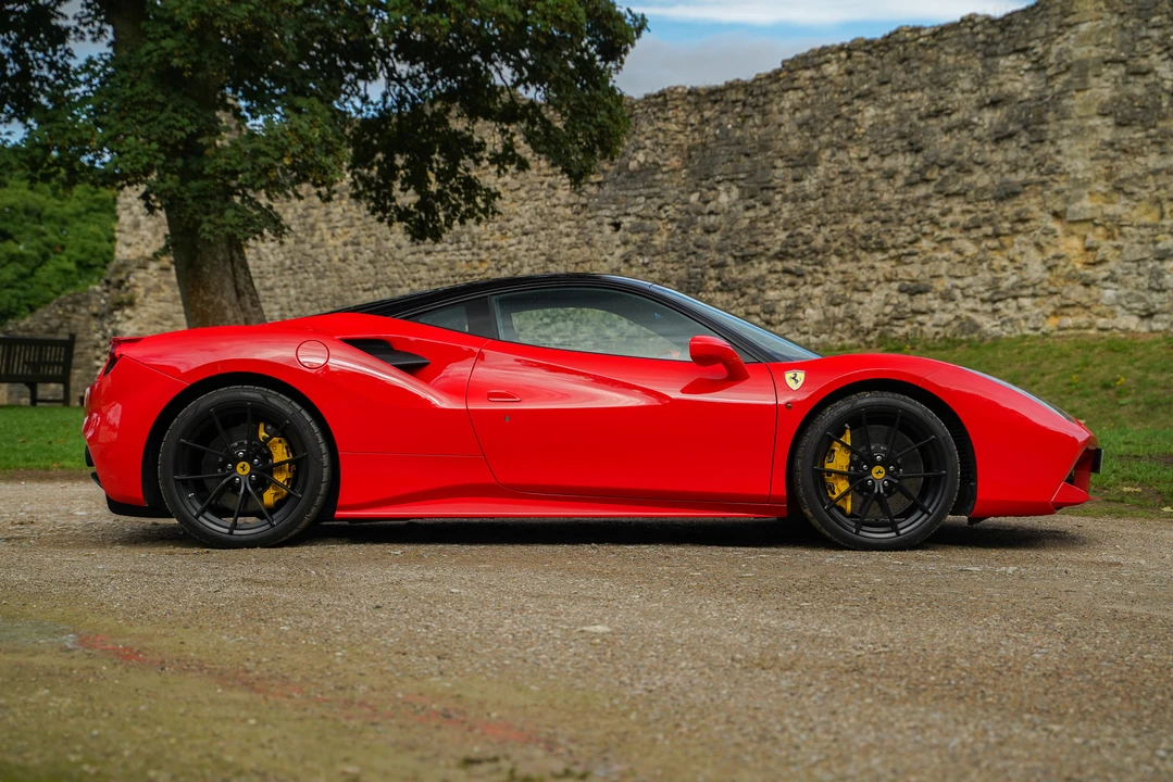 2018 Ferrari 488 GTB - Image 8 of 31