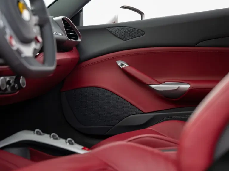 2018 Ferrari 488 GTB - Image 24 of 31