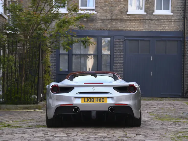 2018 Ferrari 488 GTB - Image 9 of 31