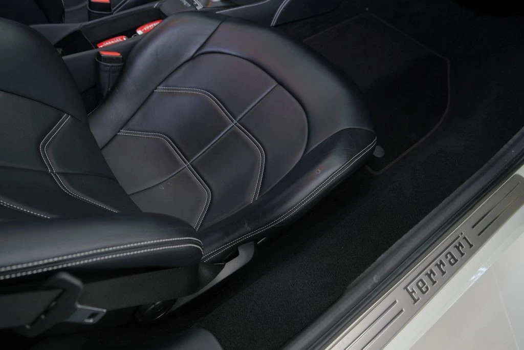 2018 Ferrari 488 GTB - Image 22 of 31