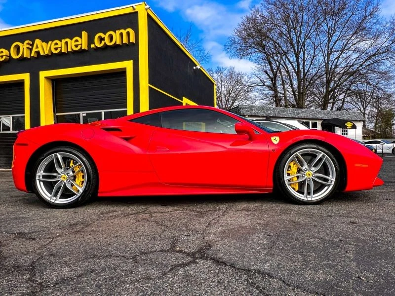 2018 Ferrari 488 GTB - Image 8 of 12