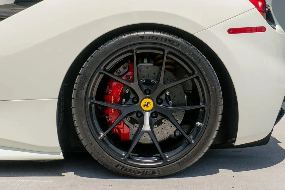 2018 Ferrari 488 GTB - Image 12 of 20