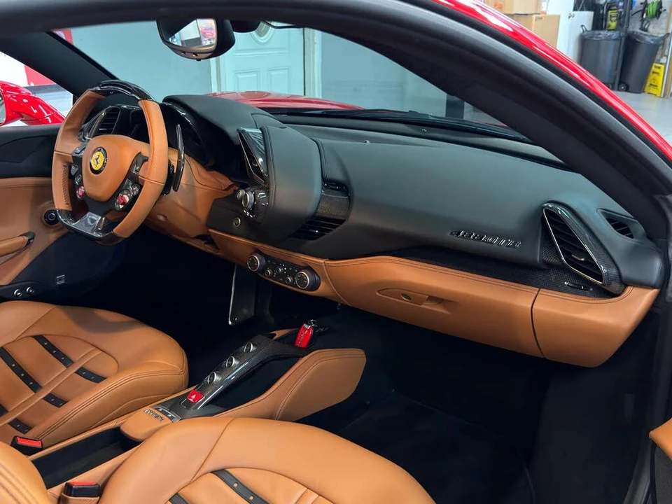 2018 Ferrari 488 GTB - Image 28 of 31