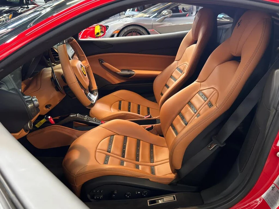 2018 Ferrari 488 GTB - Image 24 of 31