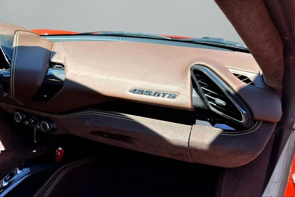 2018 Ferrari 488 GTB - Image 21 of 31