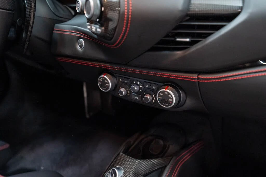 2018 Ferrari 488 GTB - Image 30 of 31