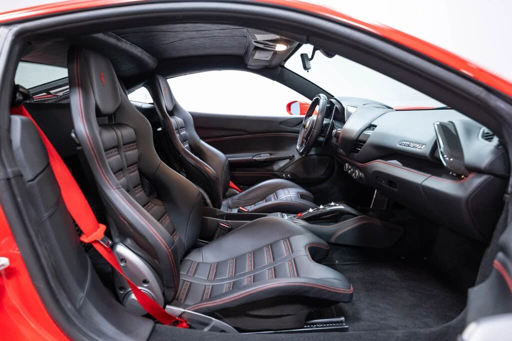2018 Ferrari 488 GTB - Image 28 of 31