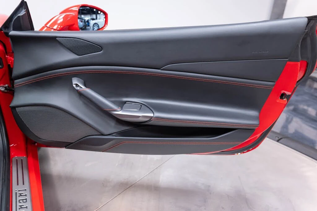 2018 Ferrari 488 GTB - Image 26 of 31