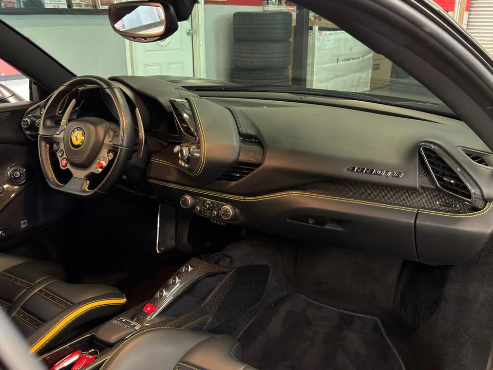 2018 Ferrari 488 GTB - Image 28 of 31