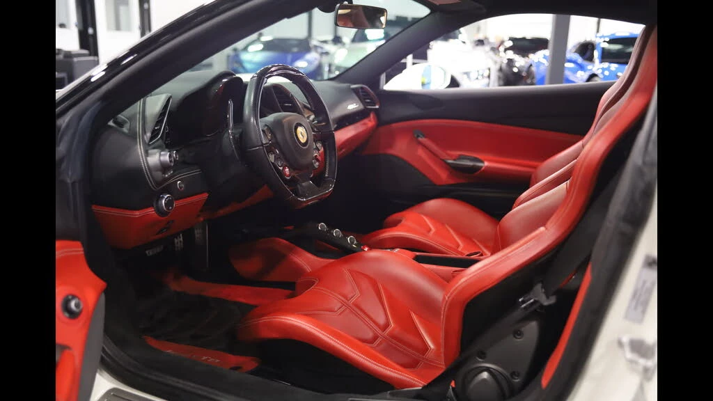 2018 Ferrari 488 GTB - Image 17 of 31