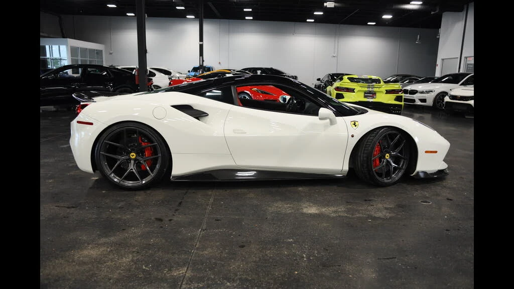 2018 Ferrari 488 GTB - Image 9 of 31