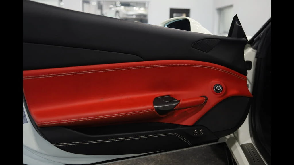 2018 Ferrari 488 GTB - Image 15 of 31