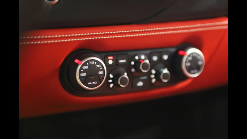 2018 Ferrari 488 GTB - Image 30 of 31