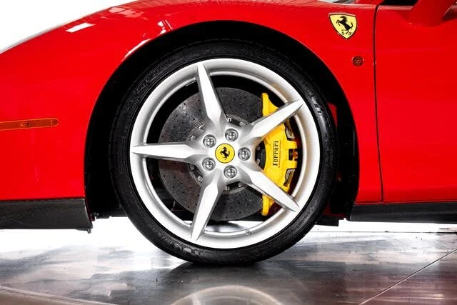 2018 Ferrari 488 GTB - Image 18 of 31