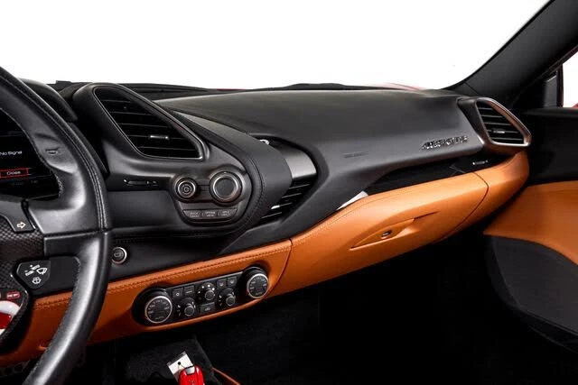 2018 Ferrari 488 GTB - Image 28 of 31