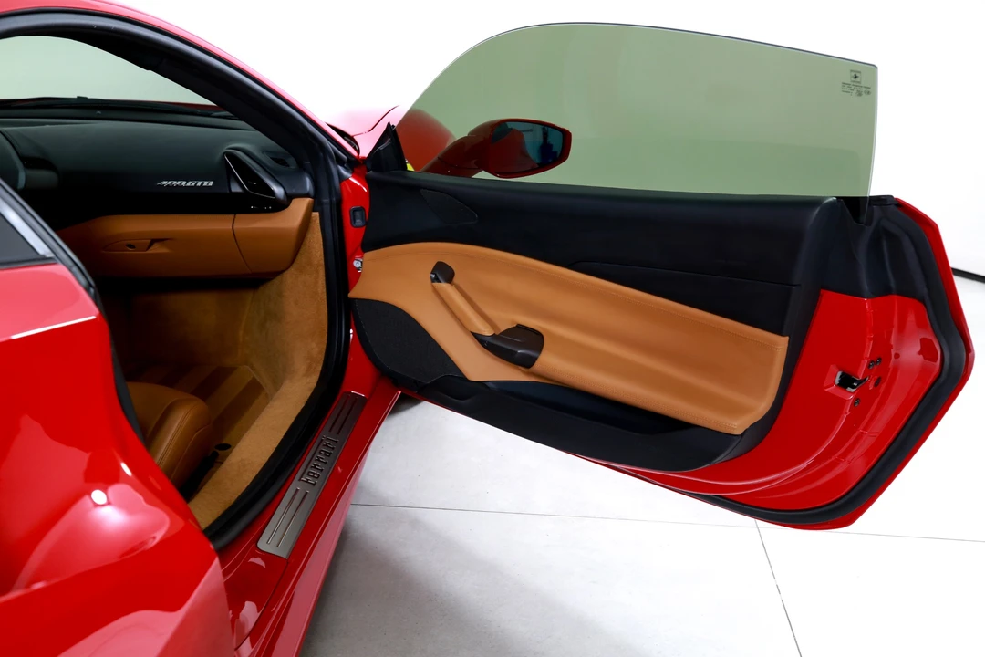2018 Ferrari 488 GTB - Image 18 of 31