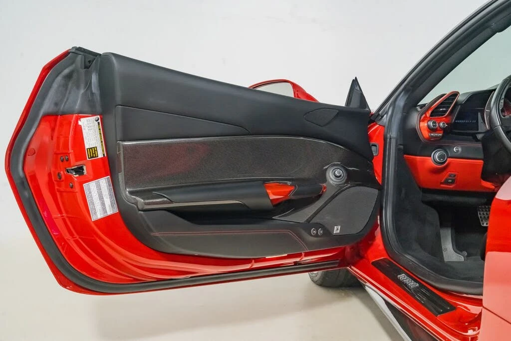 2018 Ferrari 488 GTB - Image 16 of 31